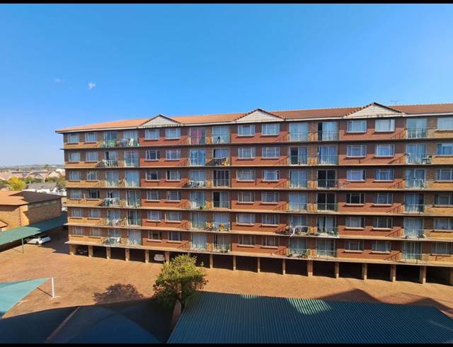 2 BEDROOM APARTMENT FOR SALE IN DIE HOEWES